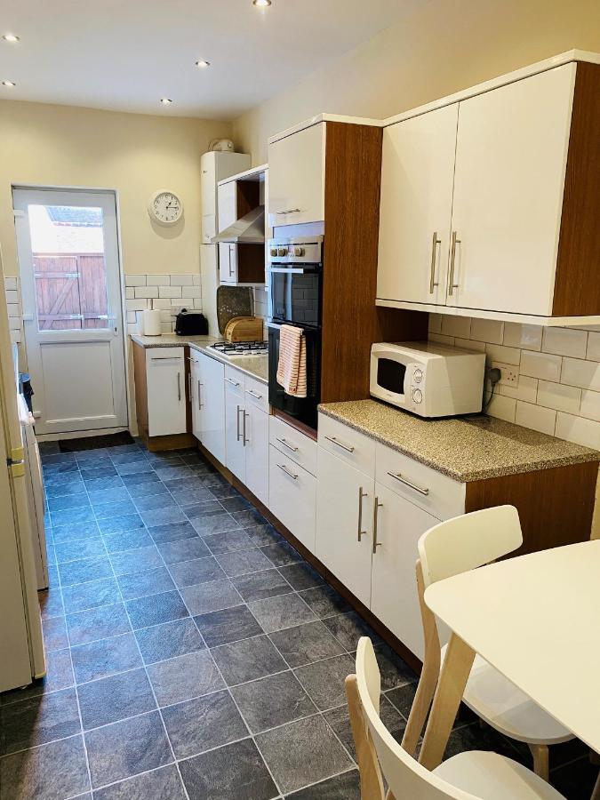 Light And Spacious Highcross Apartment Poulton-le-Fylde Bagian luar foto