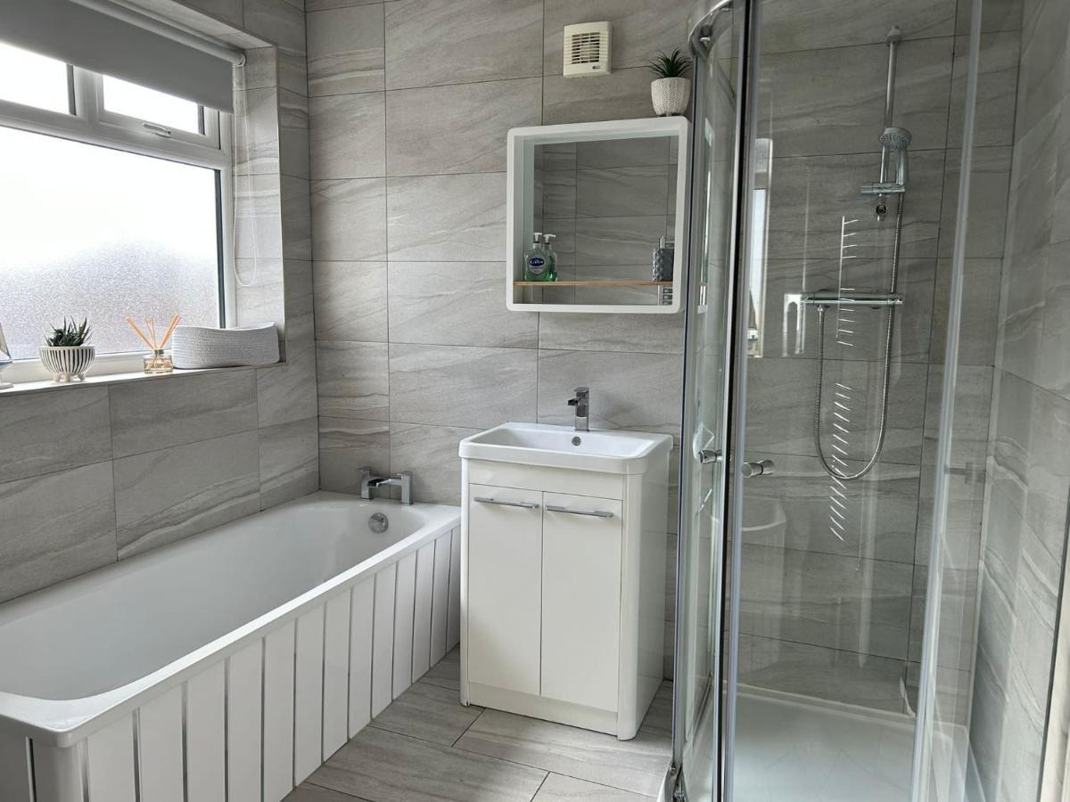 Light And Spacious Highcross Apartment Poulton-le-Fylde Bagian luar foto