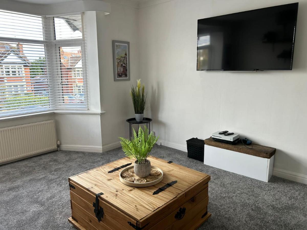 Light And Spacious Highcross Apartment Poulton-le-Fylde Bagian luar foto
