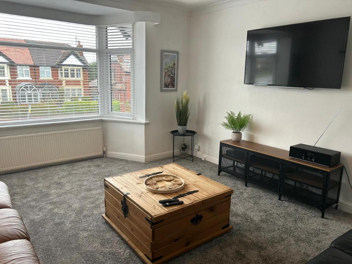 Light And Spacious Highcross Apartment Poulton-le-Fylde Bagian luar foto