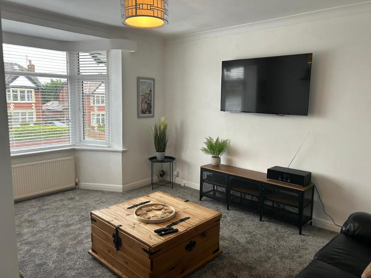 Light And Spacious Highcross Apartment Poulton-le-Fylde Bagian luar foto