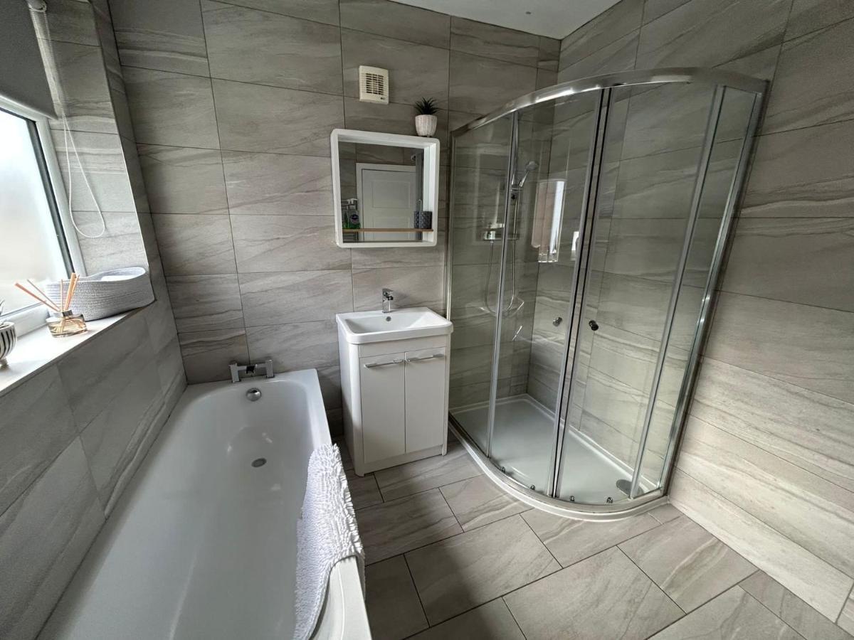 Light And Spacious Highcross Apartment Poulton-le-Fylde Bagian luar foto