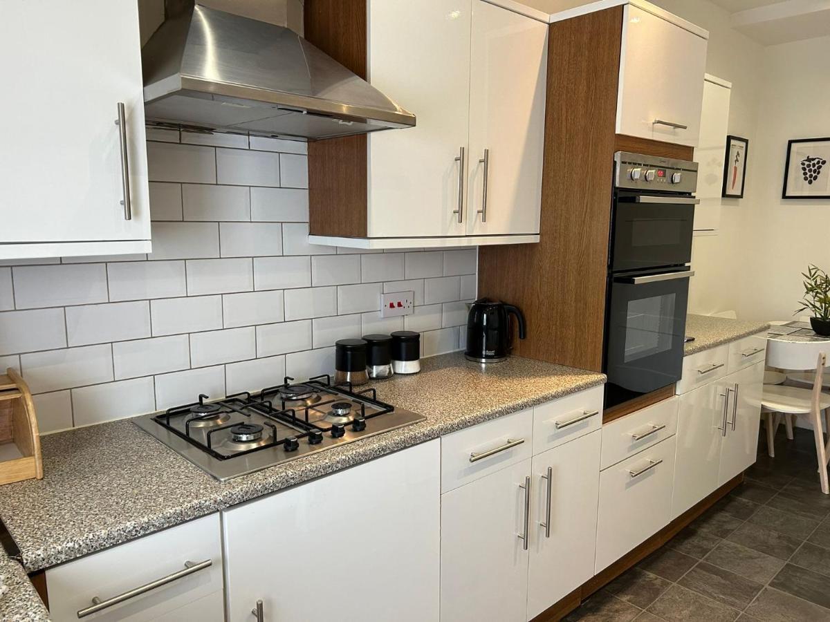 Light And Spacious Highcross Apartment Poulton-le-Fylde Bagian luar foto