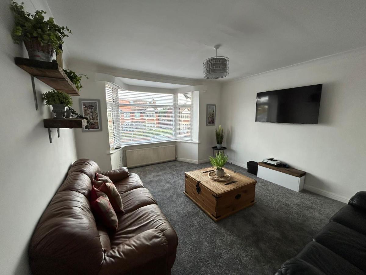 Light And Spacious Highcross Apartment Poulton-le-Fylde Bagian luar foto