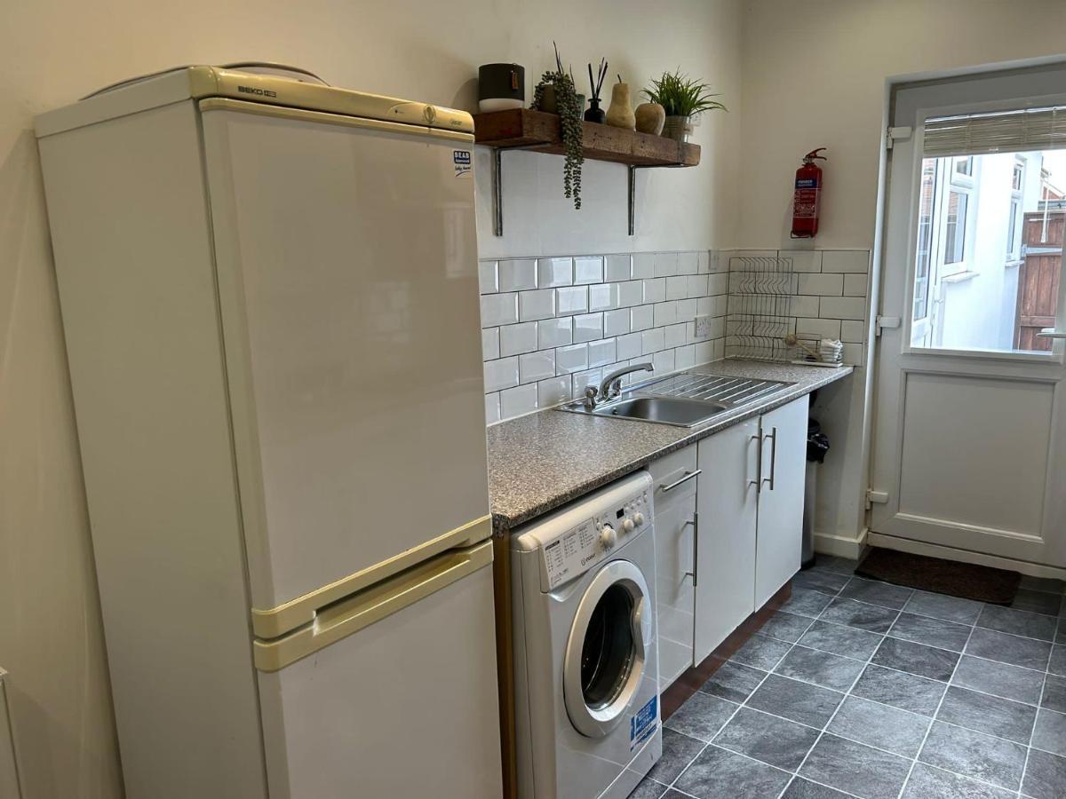 Light And Spacious Highcross Apartment Poulton-le-Fylde Bagian luar foto